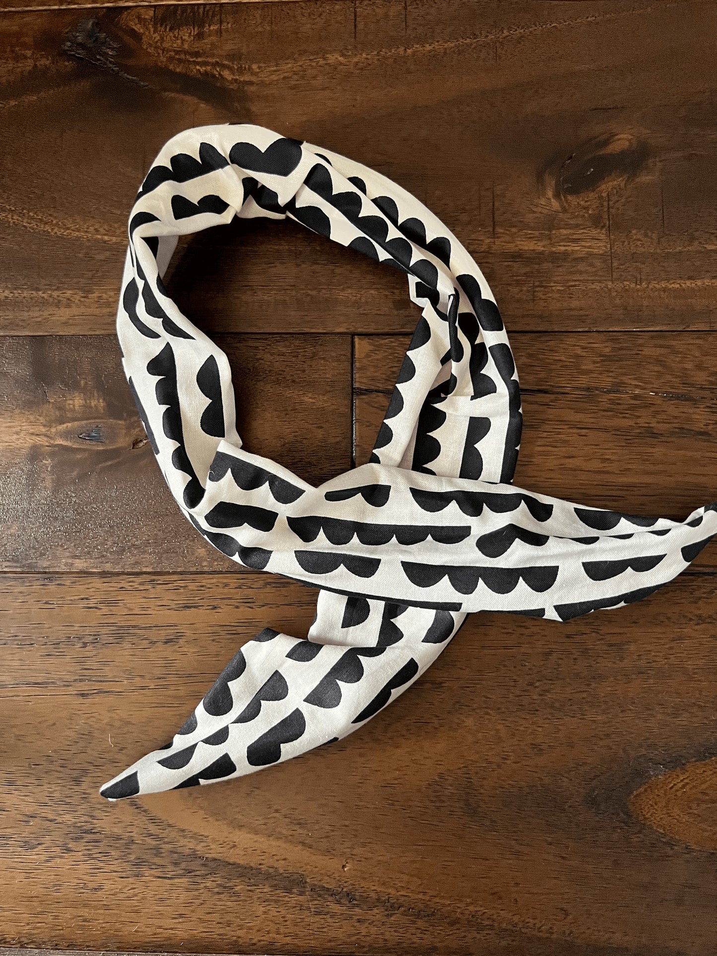 Wavy Shapes Black/Cream - Wired Head Wrap